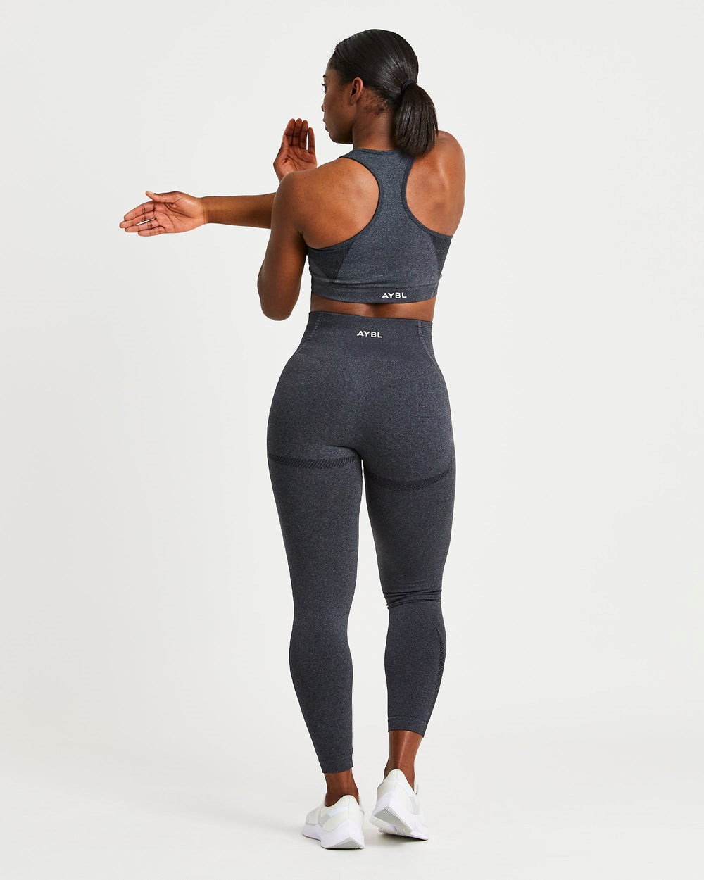 AYBL Balance V2 Seamless Sports Bra Svarta | 2473-QUKLF