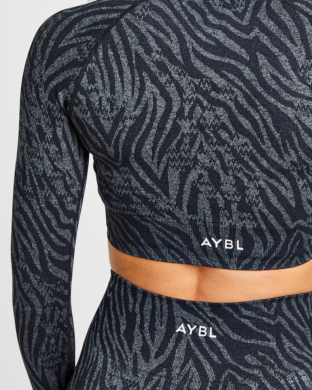 AYBL Evolve Animal Seamless Long Sleeve Crop Top Svarta | 6578-OVUBF