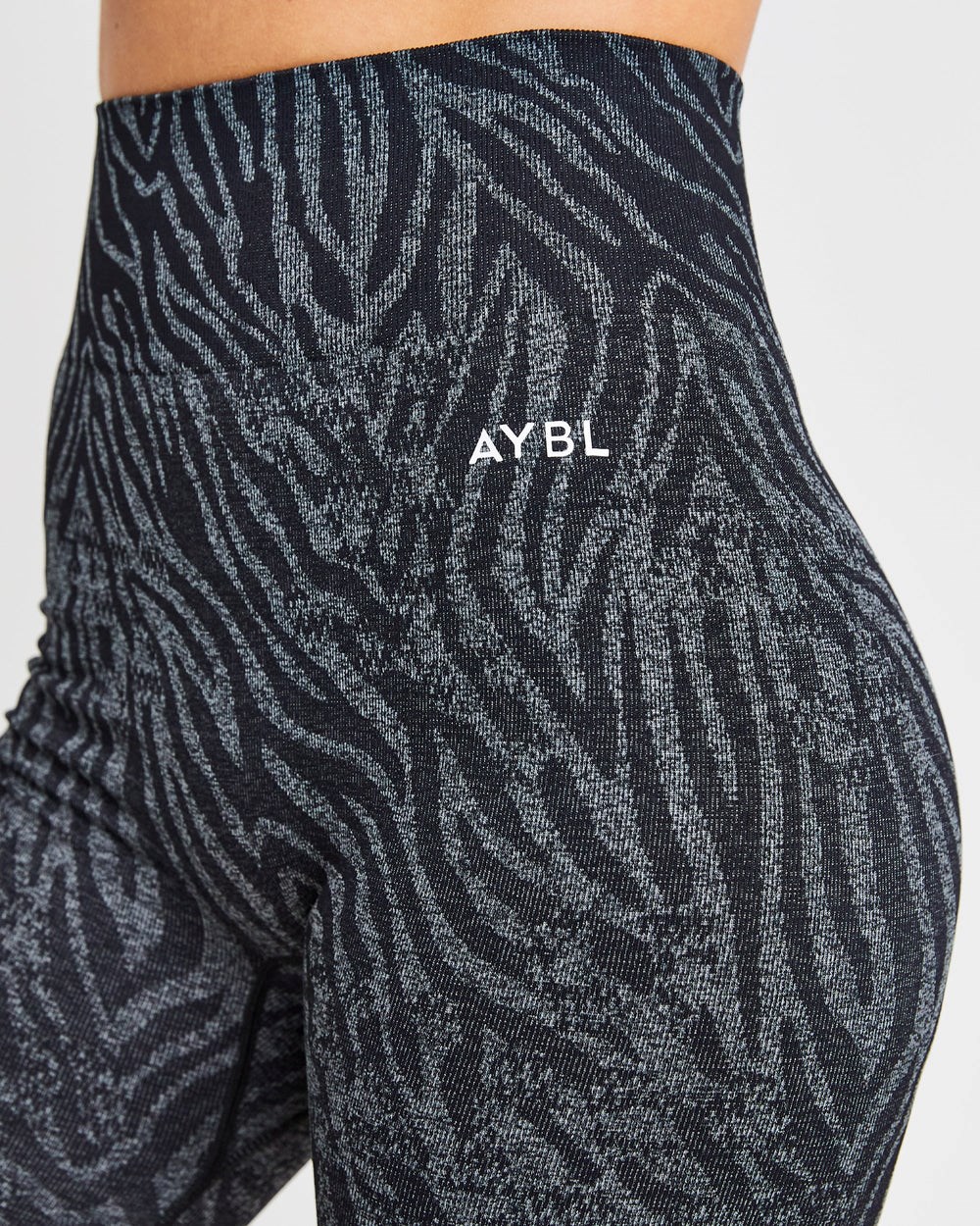 AYBL Evolve Animal Seamless Shorts Svarta | 6391-LBTIU