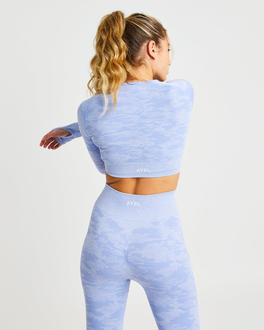 AYBL Evolve Camo Seamless Long Sleeve Crop Top Blå | 4903-PBSNV