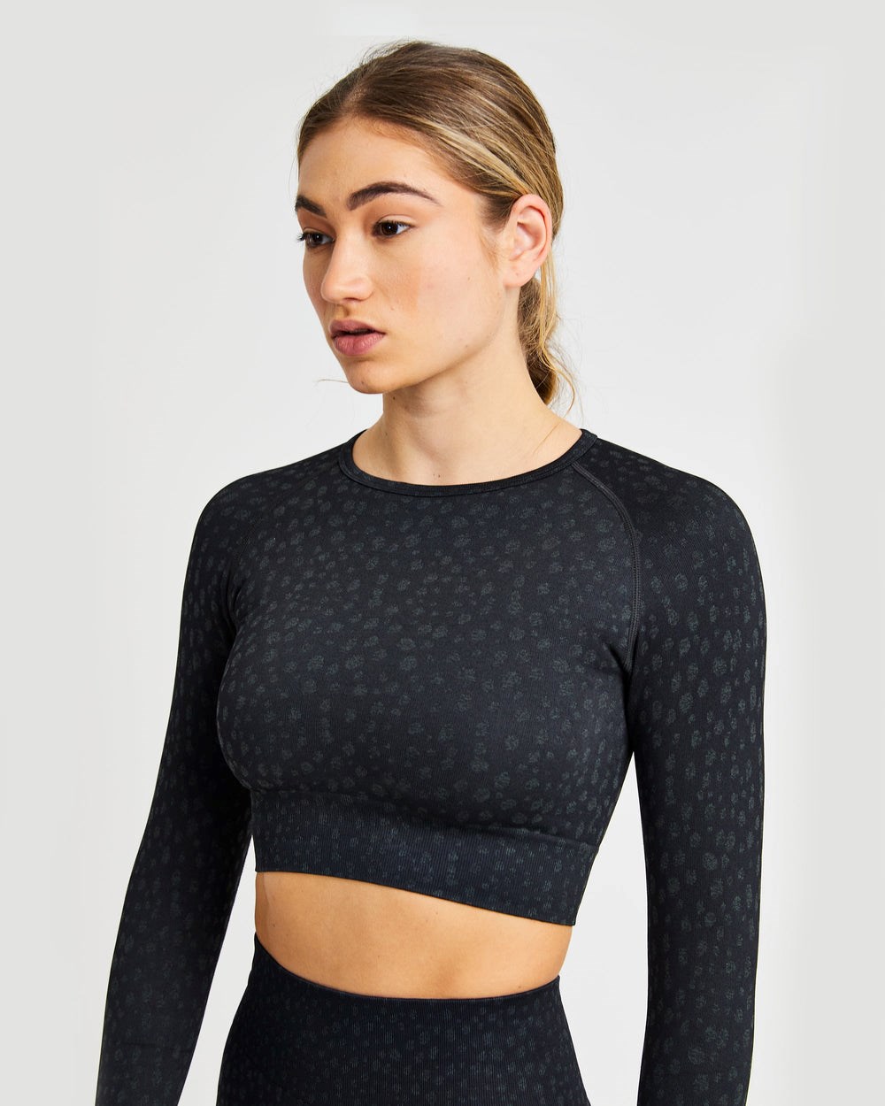 AYBL Evolve Speckle Seamless Long Sleeve Crop Top Svarta | 1509-TRZWC