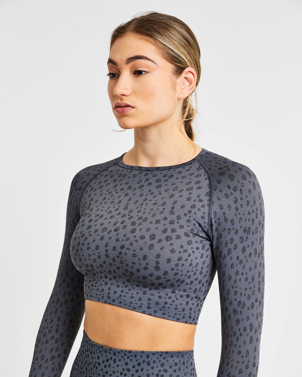 AYBL Evolve Speckle Seamless Long Sleeve Crop Top Charcoal | 2178-MZNTV