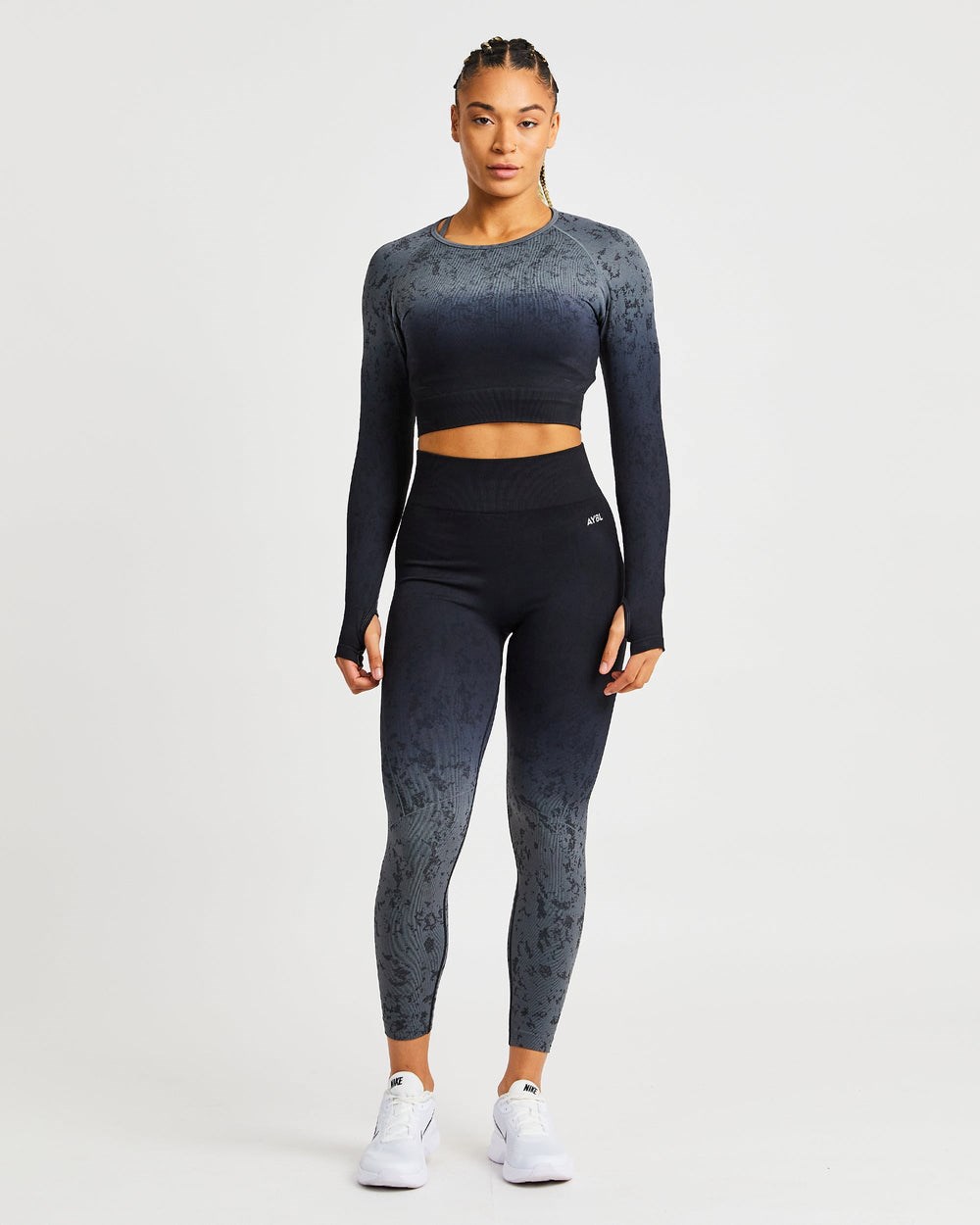 AYBL Flare Seamless Long Sleeve Crop Top Svarta | 4682-FWPOT