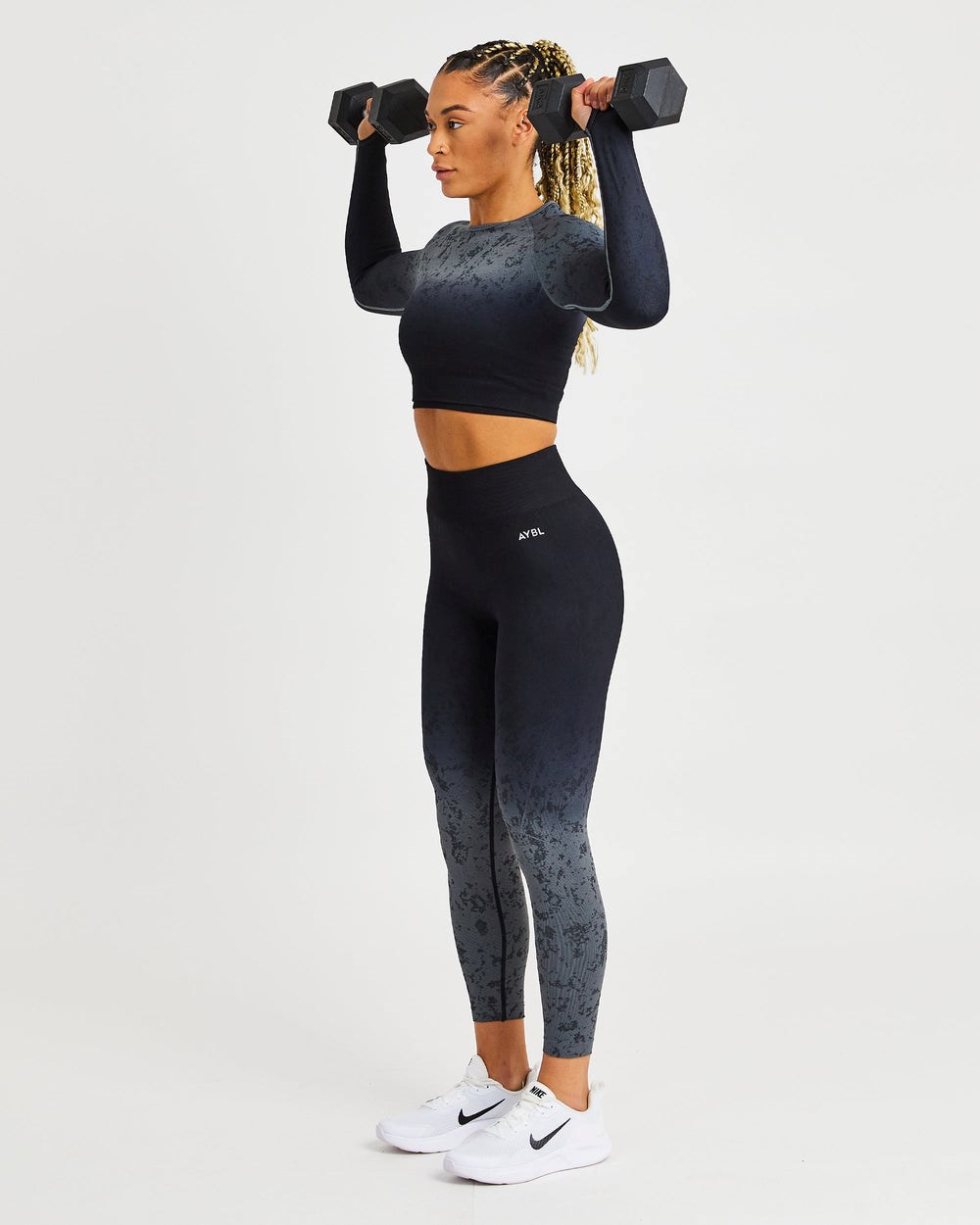 AYBL Flare Seamless Long Sleeve Crop Top Svarta | 4682-FWPOT