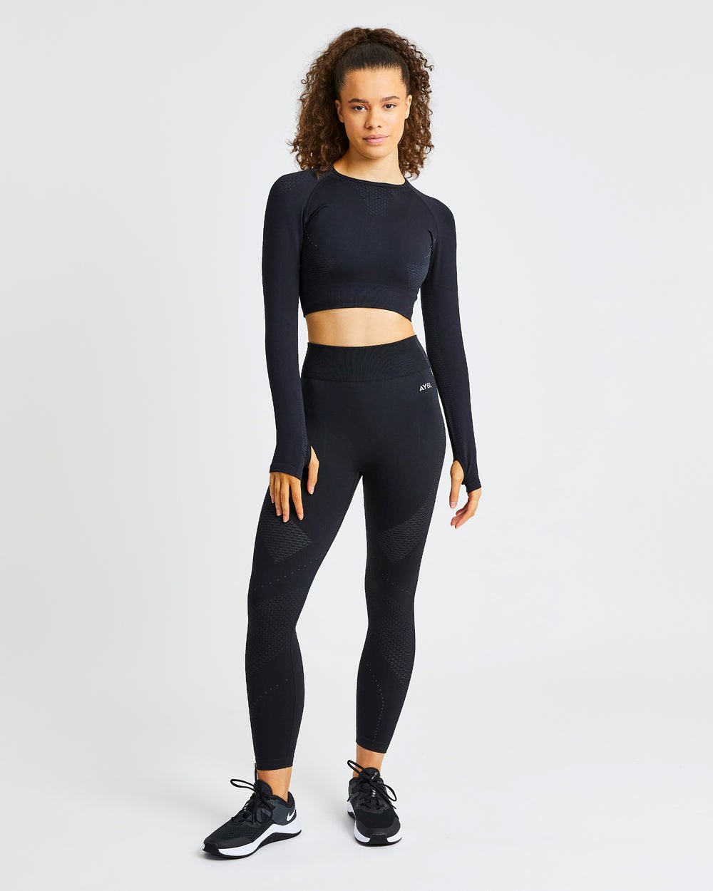 AYBL Ignite Seamless Long Sleeve Crop Top Svarta | 3849-OFZKX