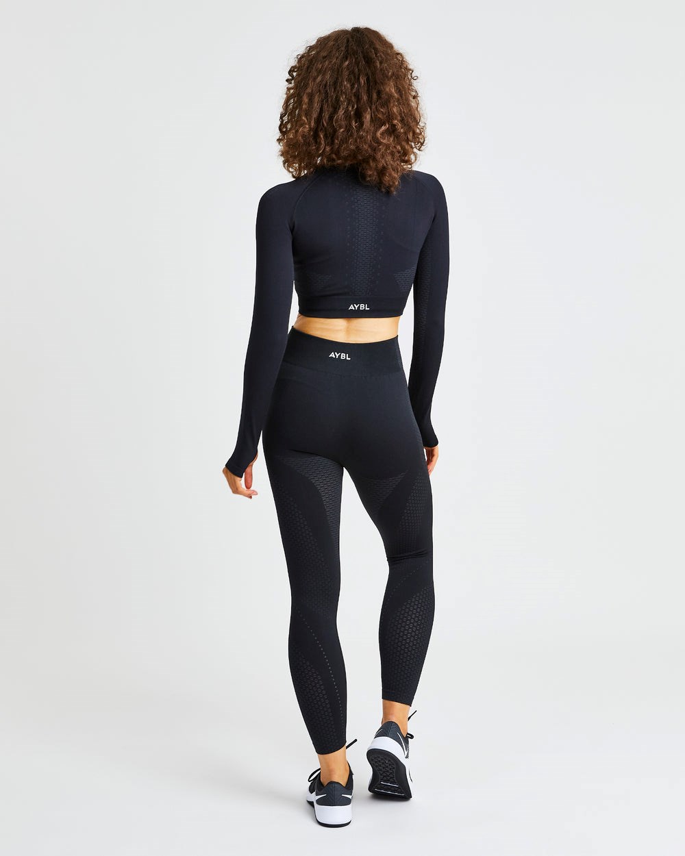 AYBL Ignite Seamless Long Sleeve Crop Top Svarta | 3849-OFZKX