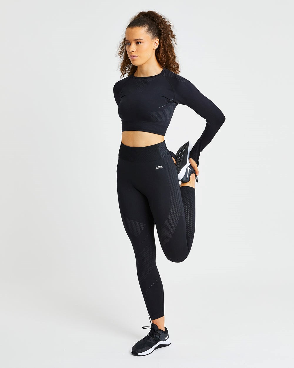 AYBL Ignite Seamless Long Sleeve Crop Top Svarta | 3849-OFZKX