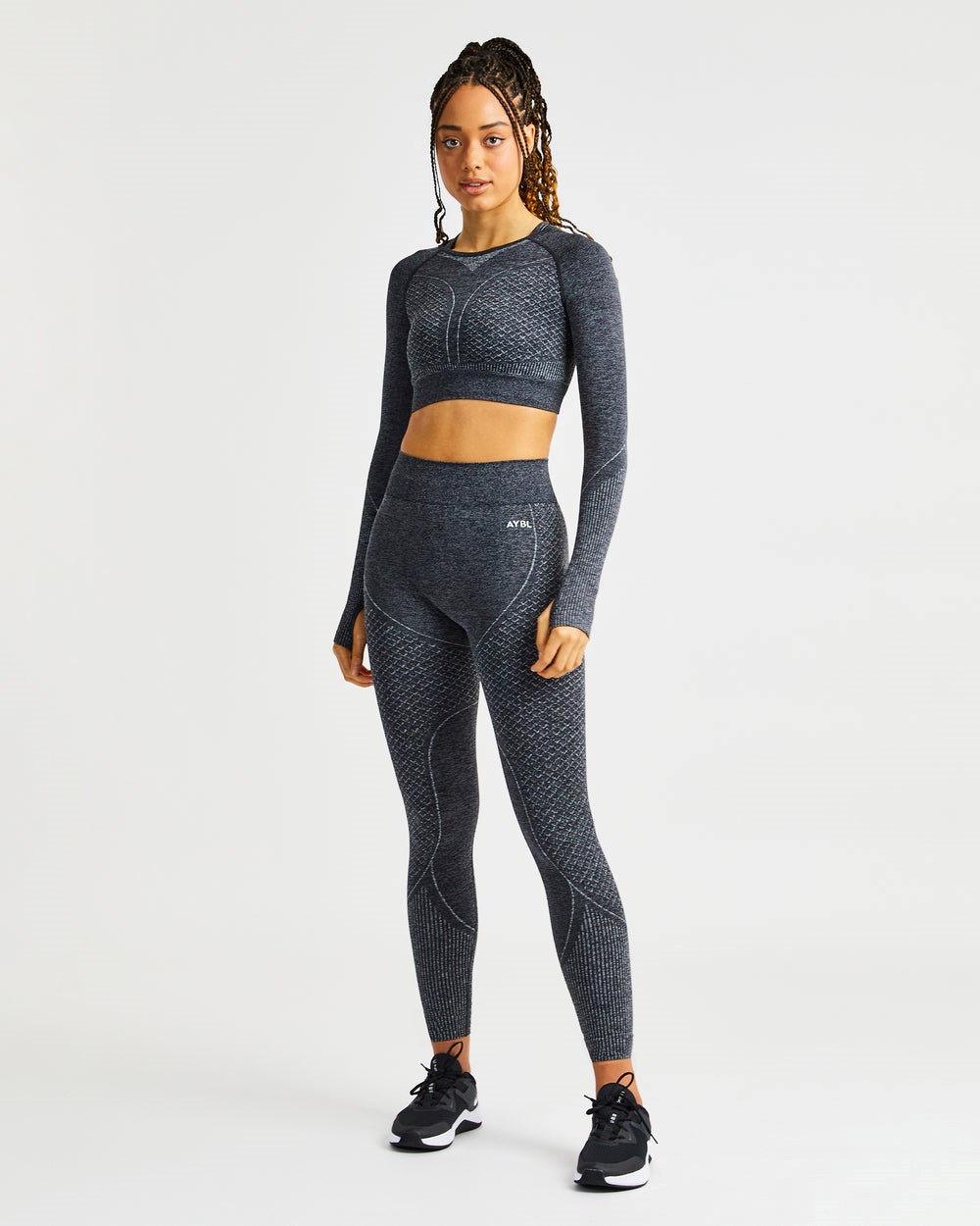 AYBL Impact Seamless Long Sleeve Crop Top Svarta | 5492-RWJFU