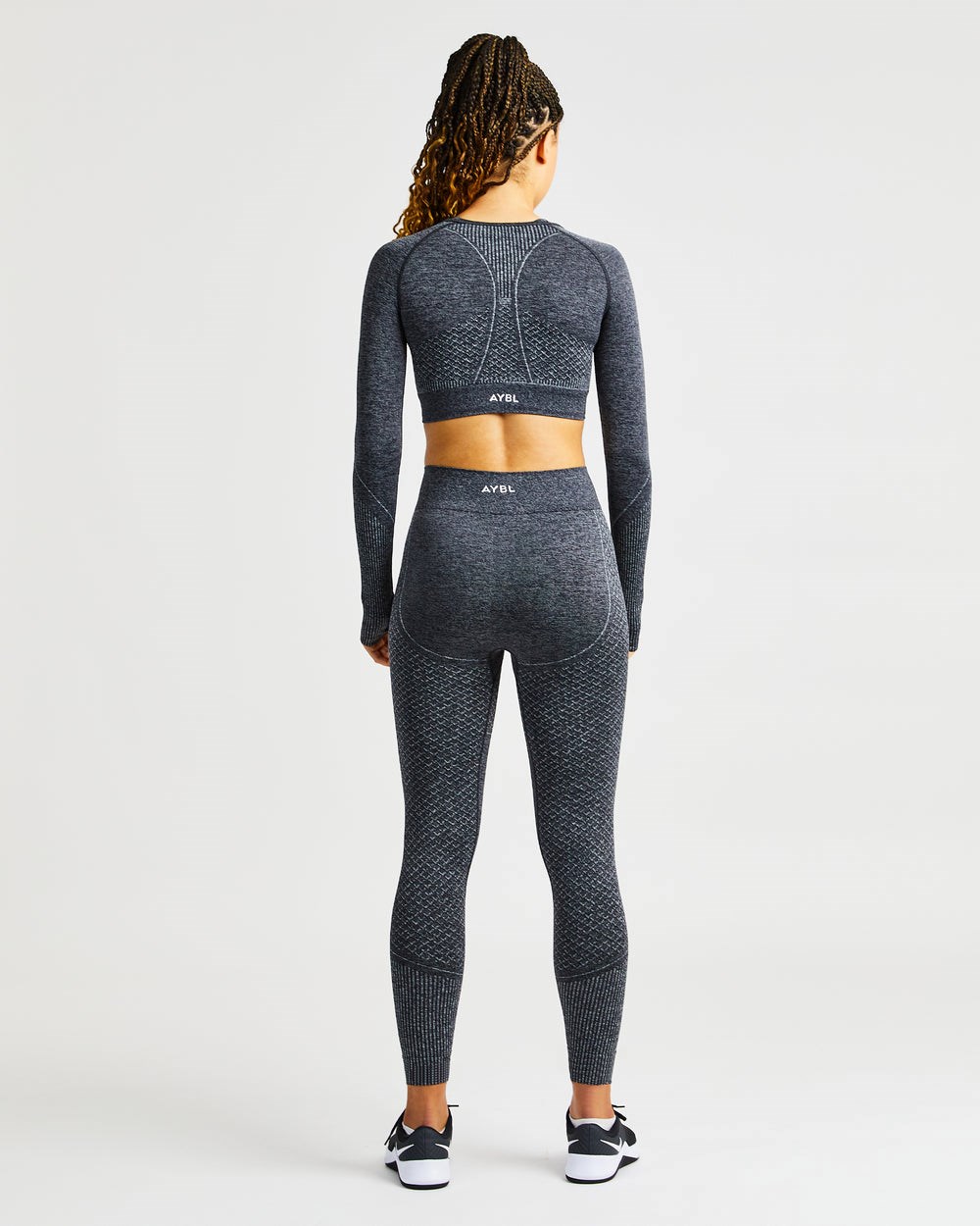 AYBL Impact Seamless Long Sleeve Crop Top Svarta | 5492-RWJFU