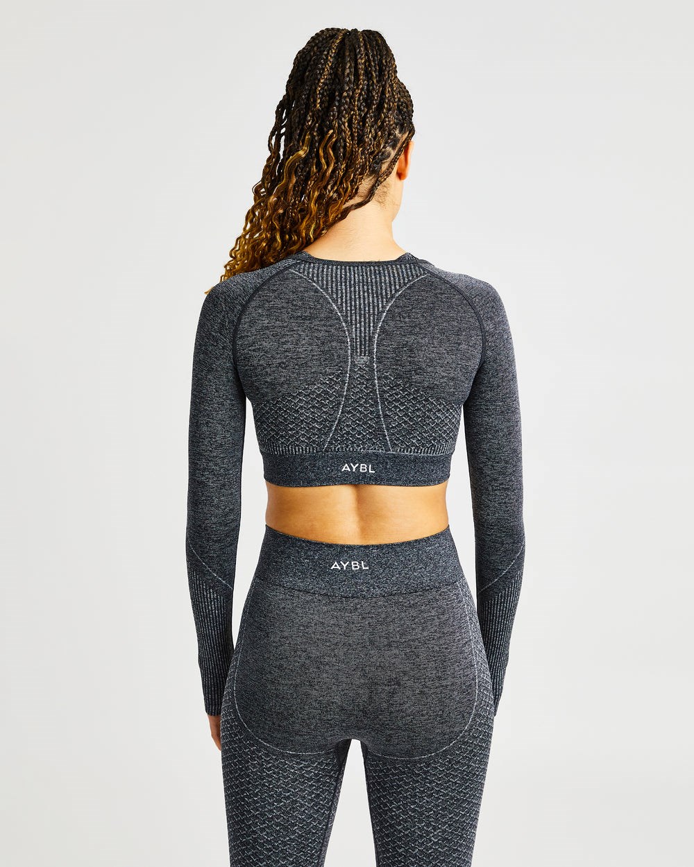 AYBL Impact Seamless Long Sleeve Crop Top Svarta | 5814-PKETM