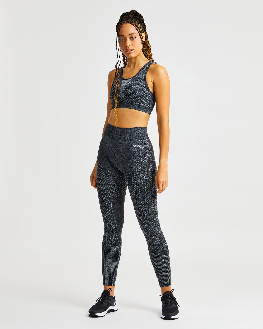 AYBL Impact Seamless Sports Bra Svarta | 5491-ZEQBT