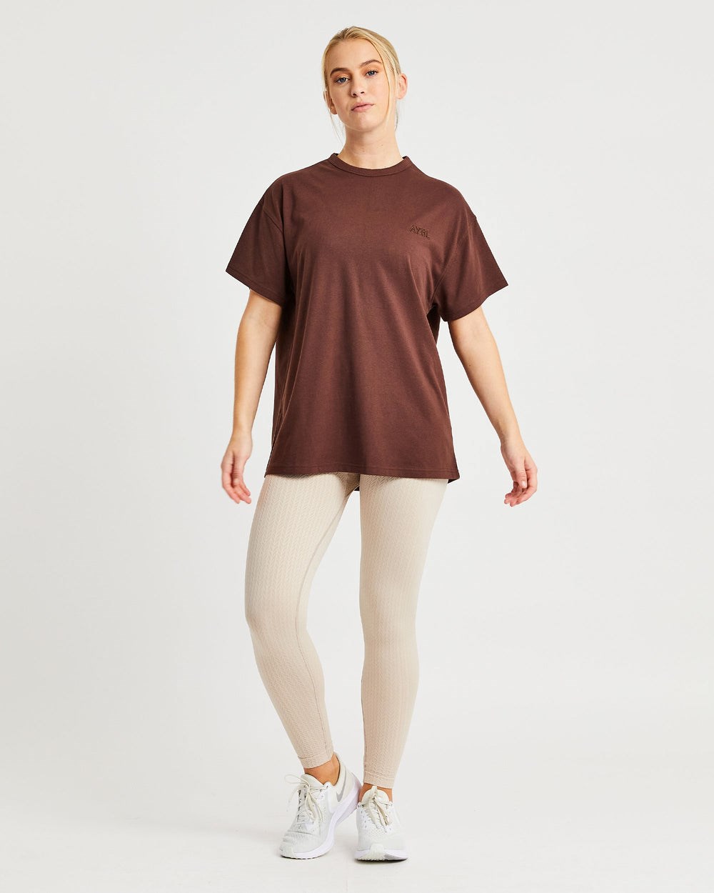 AYBL Luxe T Shirt Bruna | 4105-VFGWQ