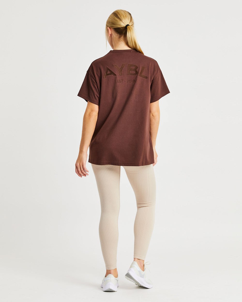 AYBL Luxe T Shirt Bruna | 4105-VFGWQ