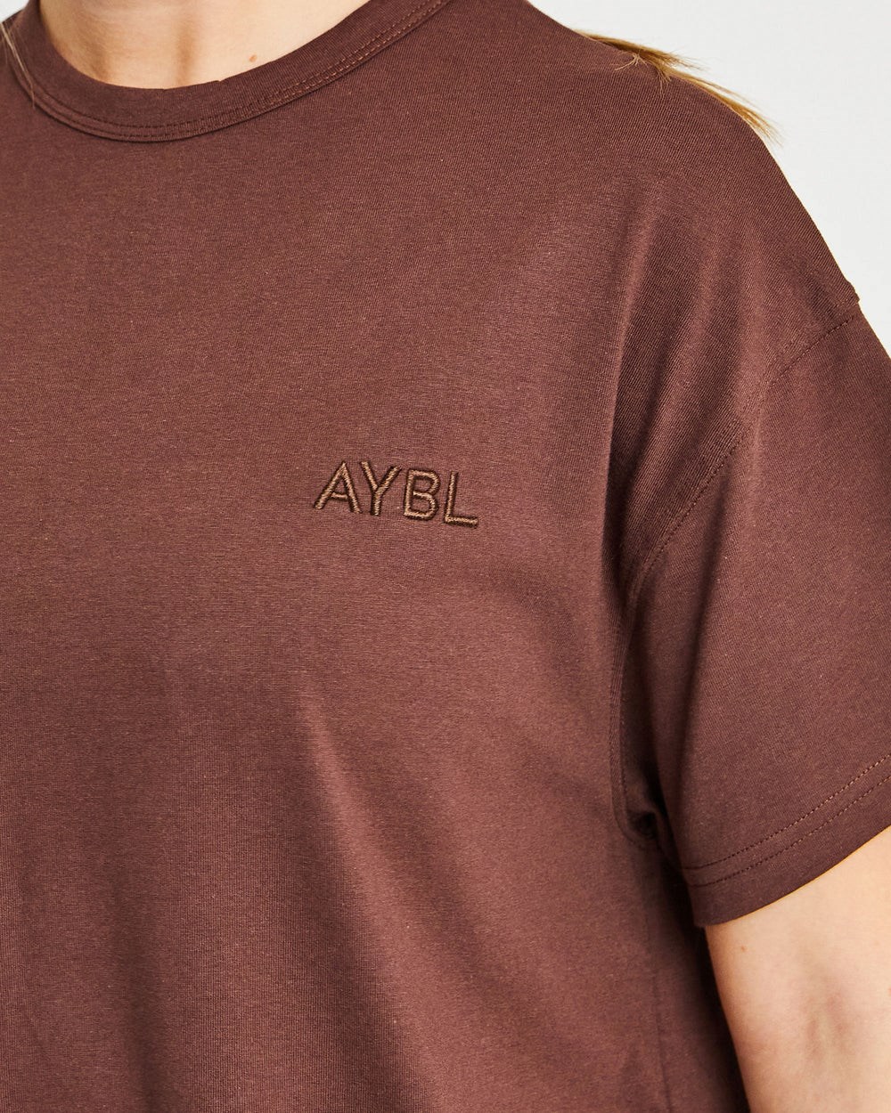 AYBL Luxe T Shirt Bruna | 4105-VFGWQ