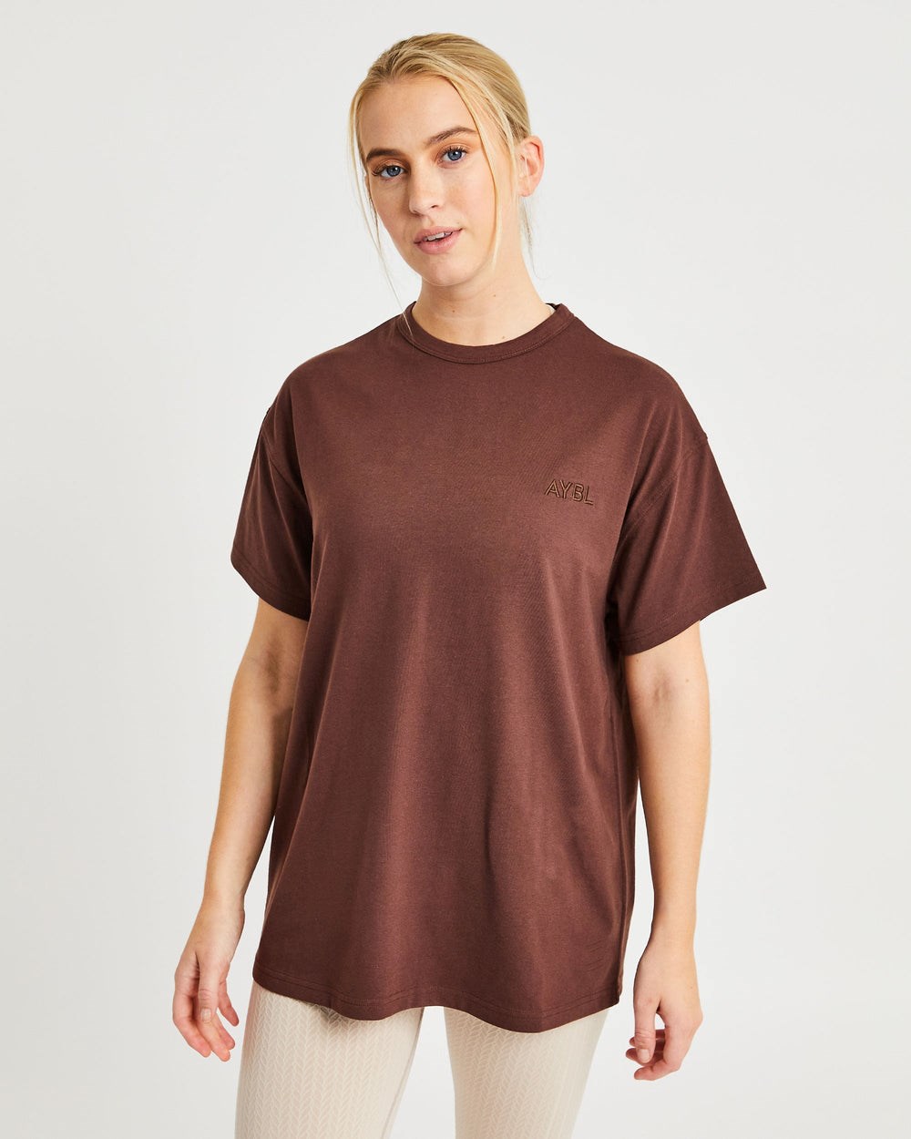 AYBL Luxe T Shirt Bruna | 4105-VFGWQ