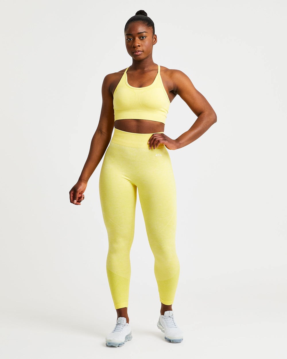 AYBL Motion Seamless Sports Bra Gula | 1759-FDXGE