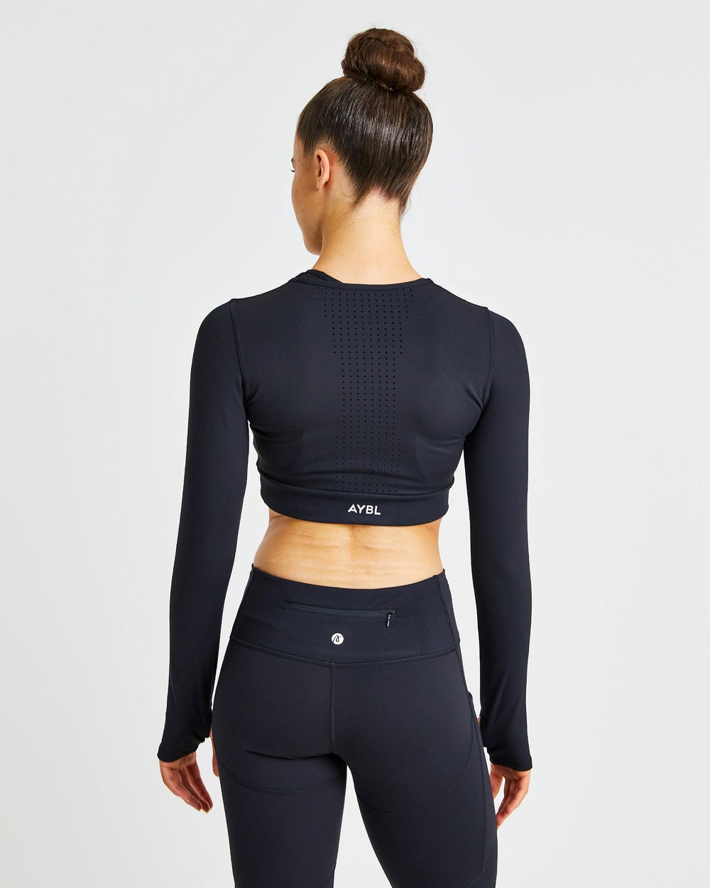 AYBL Pace Long Sleeve Crop Top Svarta | 5023-WIGXO