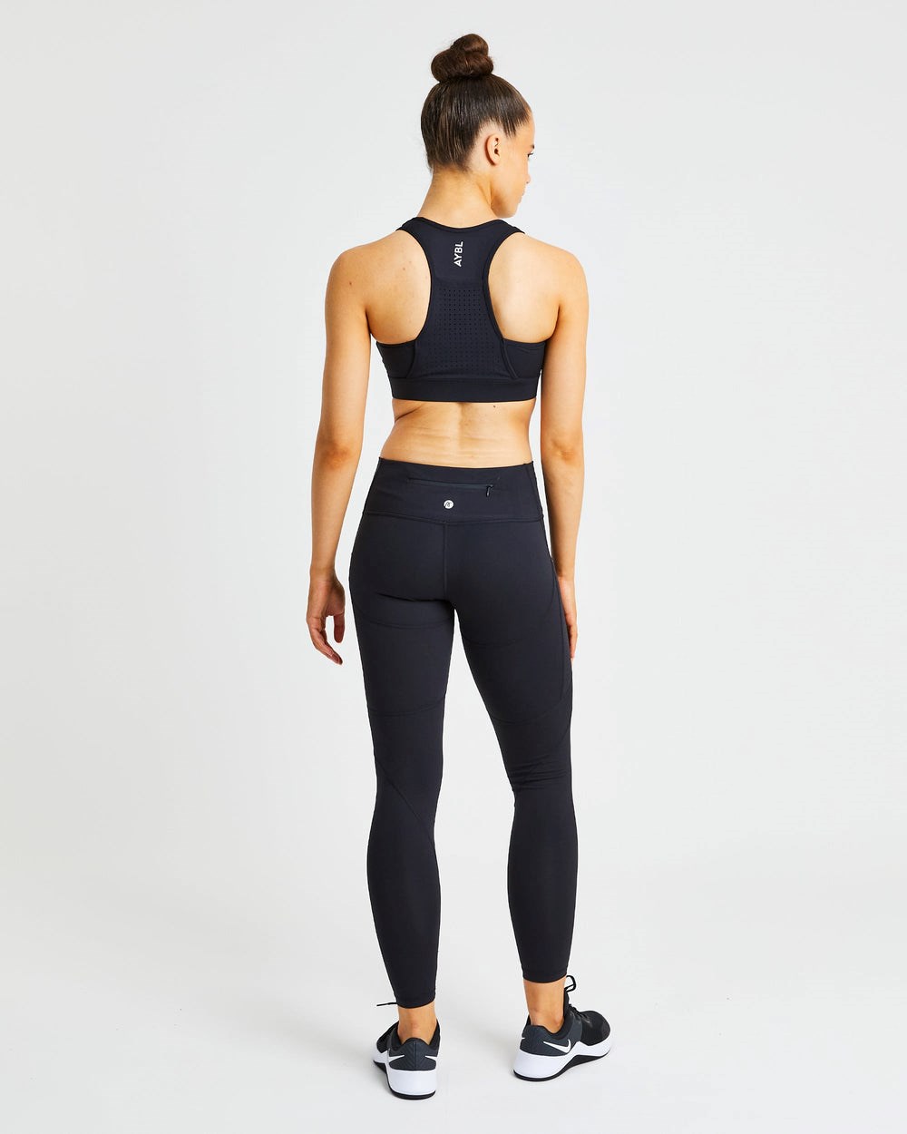 AYBL Pace Sports Bra Svarta | 4867-GJNAW