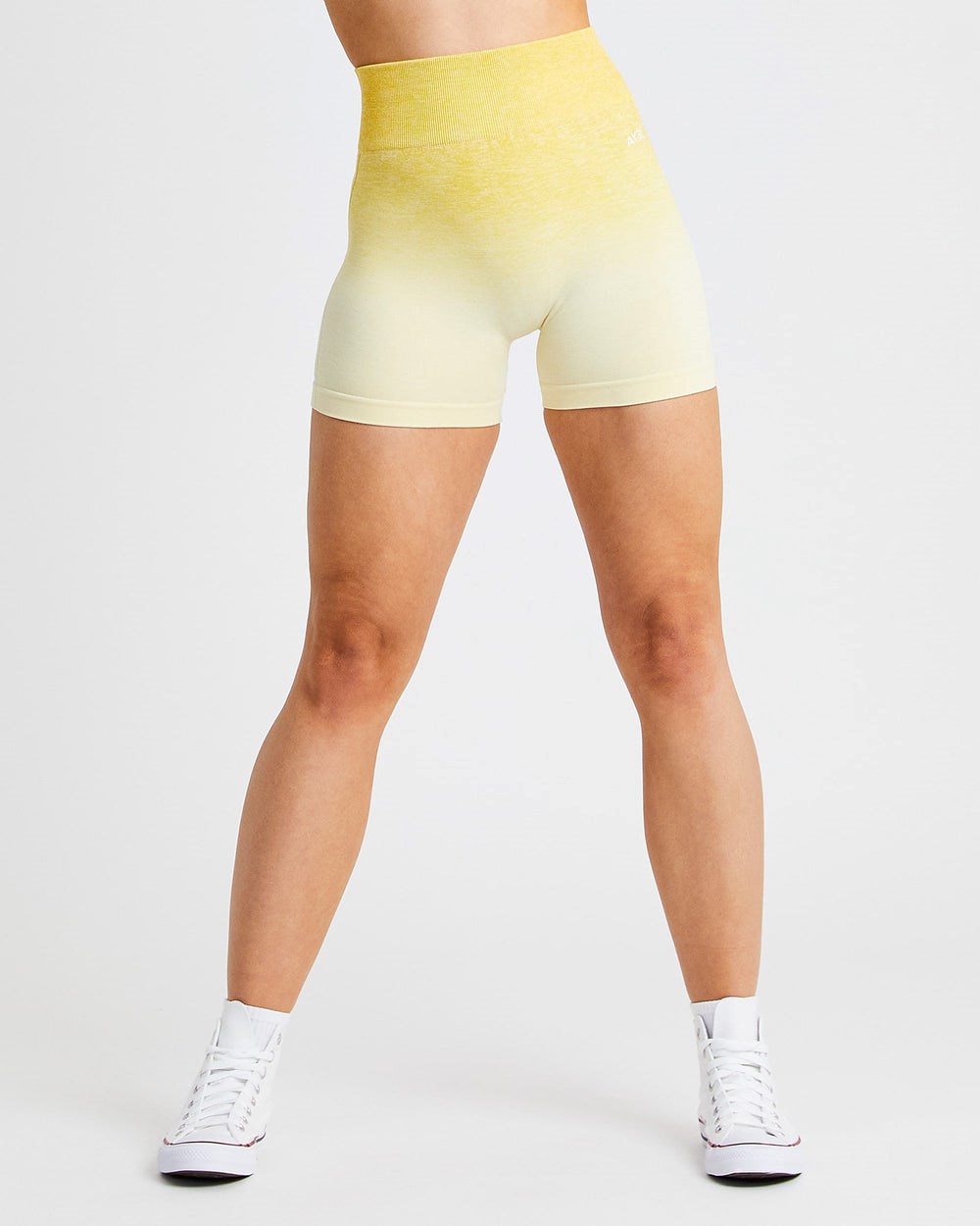 AYBL Pulse Ombré Seamless Shorts Gula | 6932-SWJXT