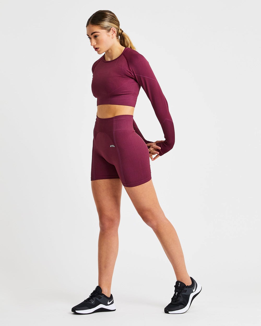 AYBL Reflex Seamless Long Sleeve Crop Top Plum | 1742-CVLTZ