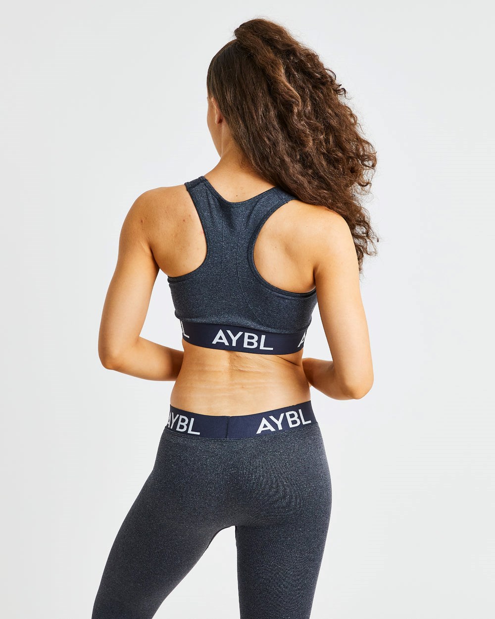 AYBL Staple Seamless Sports Bra Svarta | 7532-SAPUE