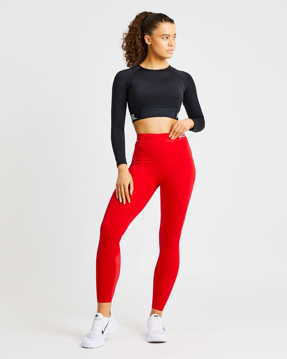 AYBL Tränings Long Sleeve Crop Top Svarta | 1823-OYWVA